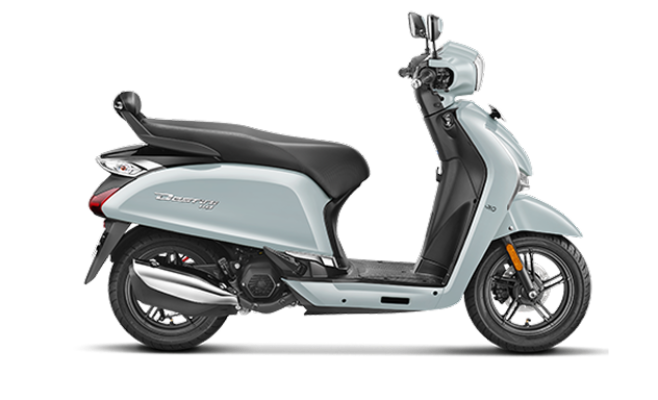 Hero Xtreme sports bike at automobile dealer